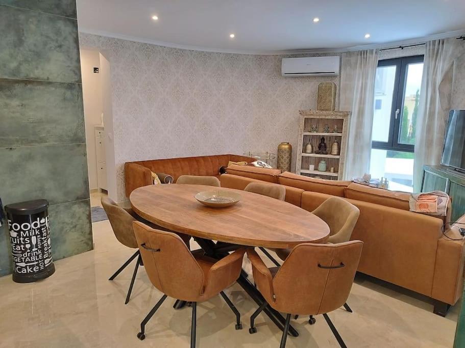 Modern Luxury Villa Paradise กัลเป ภายนอก รูปภาพ